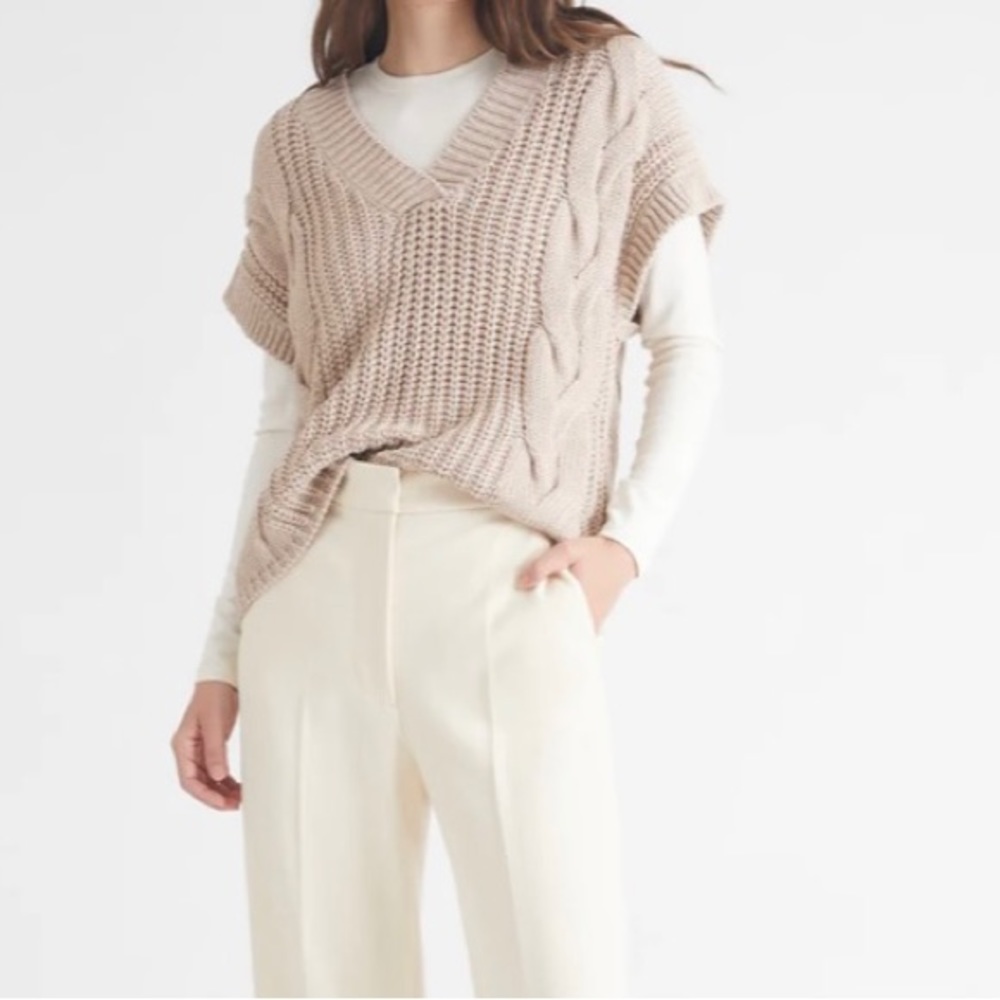 525 sweater new without tags. Tan color soft 100% cotton.